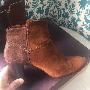 JOHNSTON & MURPHY Two Tone ALEX Bootie